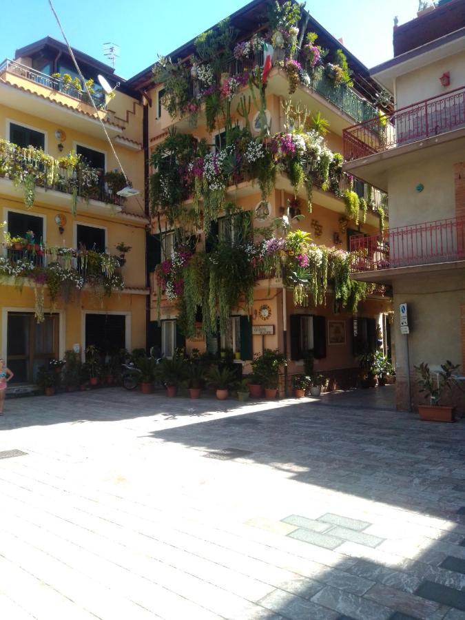 Vacanza Taormina Mare Mazzeo Exteriör bild