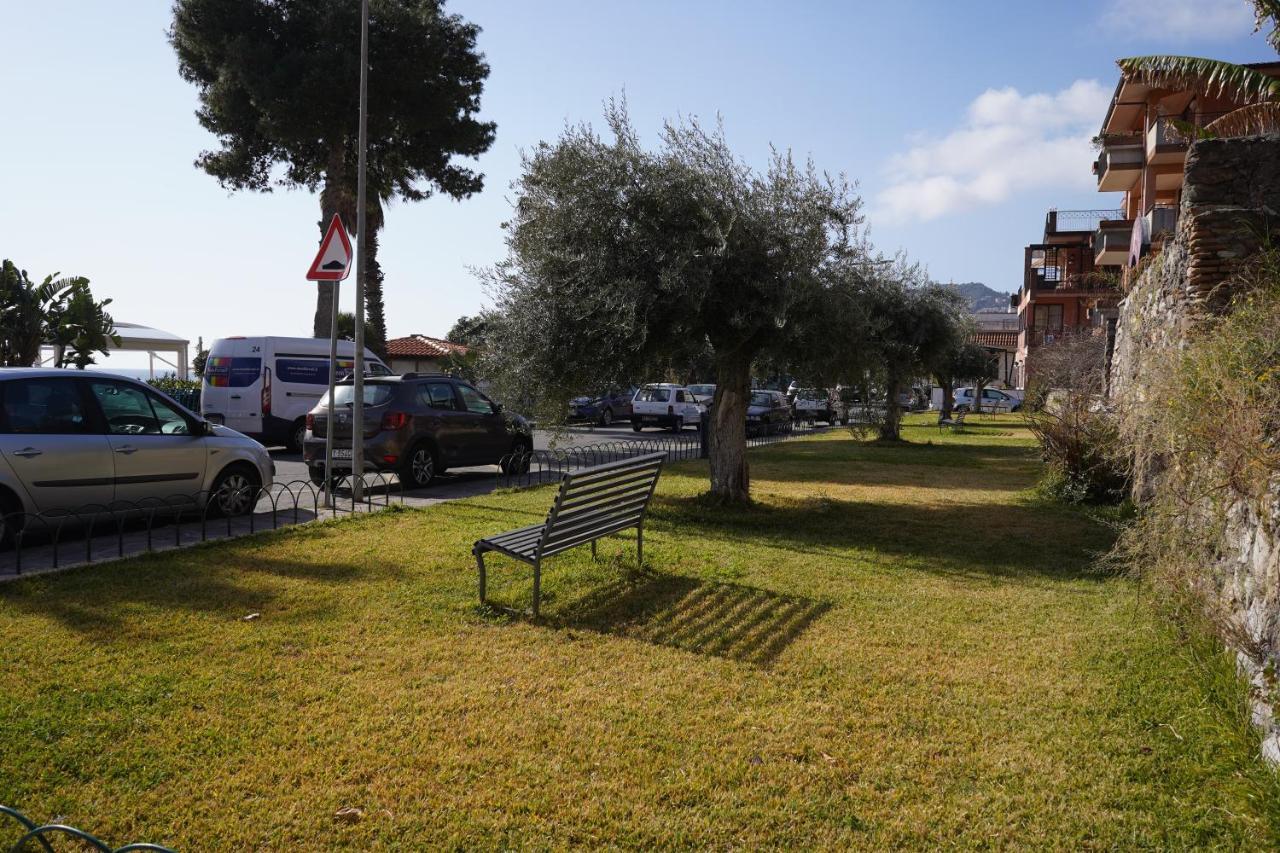 Vacanza Taormina Mare Mazzeo Exteriör bild