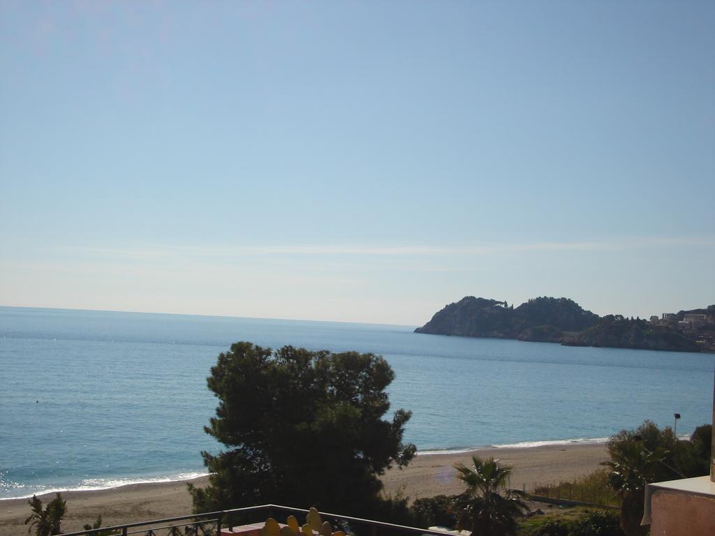 Vacanza Taormina Mare Mazzeo Rum bild